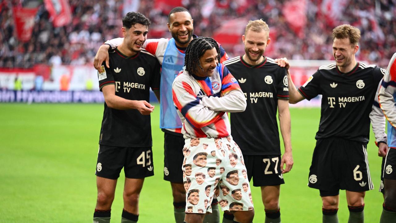 Bayern-Spieler lachen über Goretzka-Hose