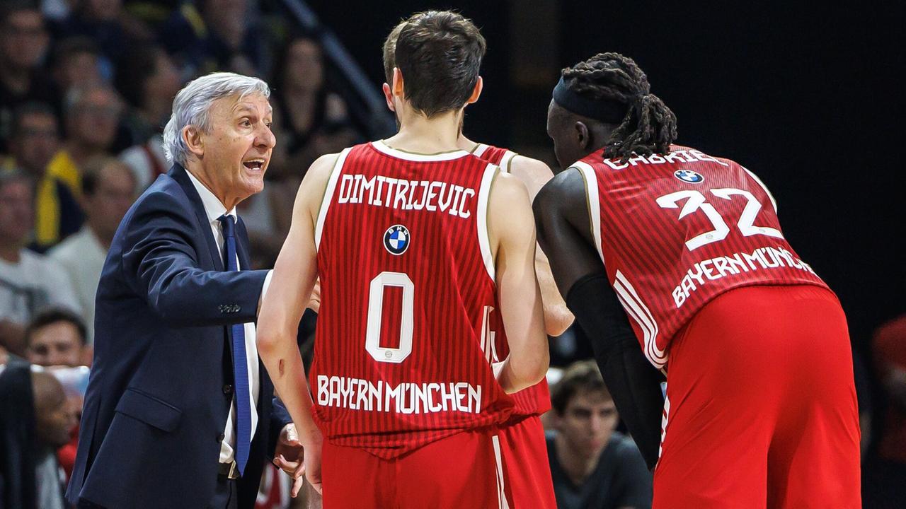 Entscheidung erst in Spiel fünf: FC Bayern verliert bei Alba Berlin