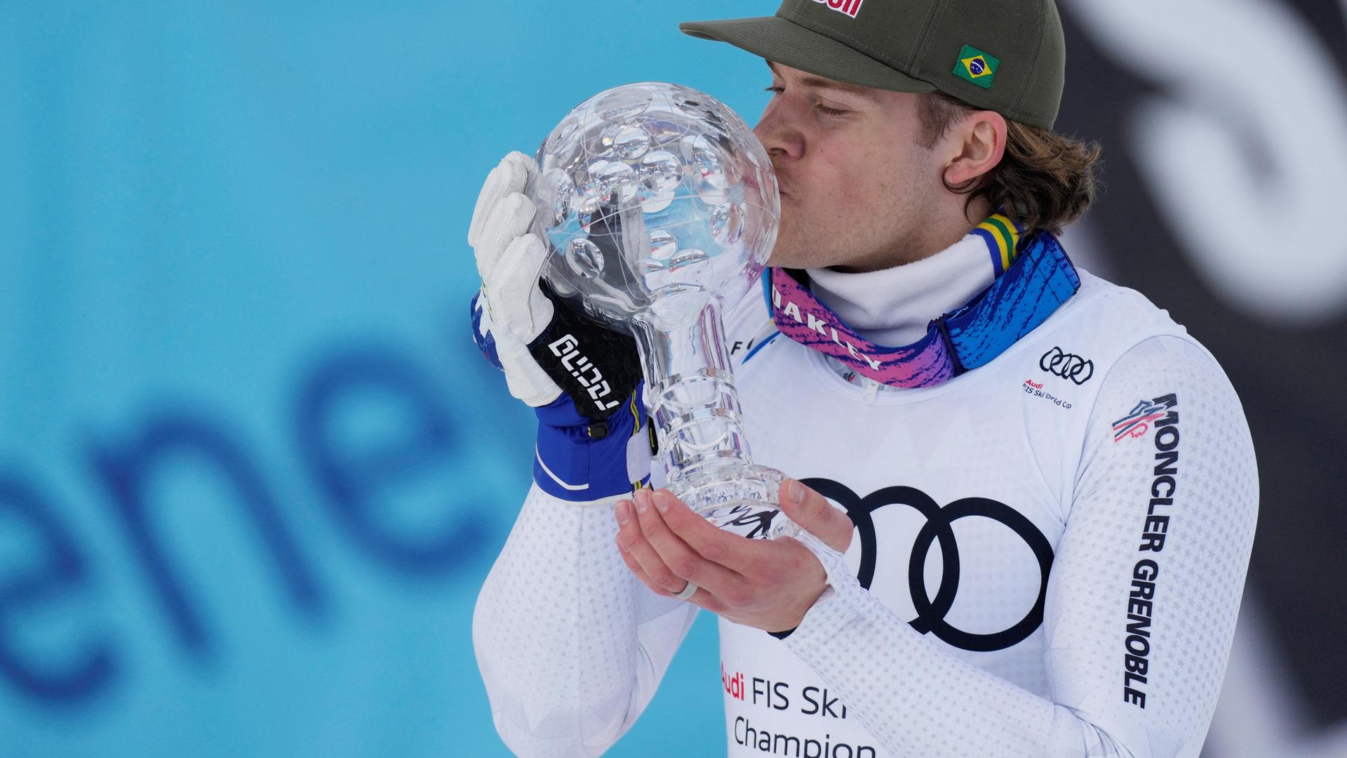 Brasiliens Lucas Pinheiro Braathen bejubelt seinen Sieg der kleinen Kristallkugel | NTB via REUTERS / CORNELIUS POPPE