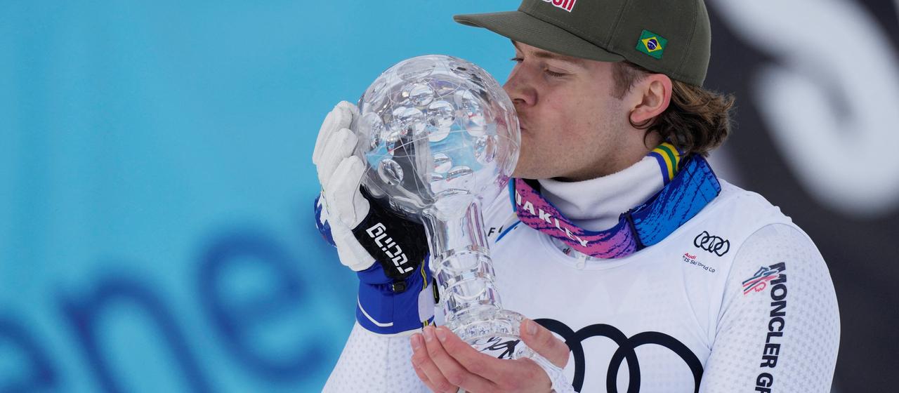 Brasiliens Lucas Pinheiro Braathen bejubelt seinen Sieg der kleinen Kristallkugel