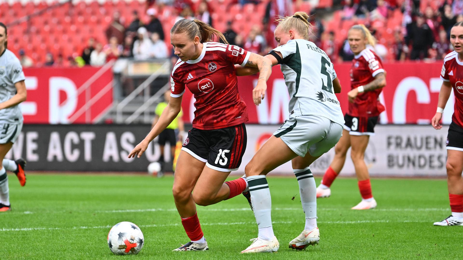 2:8 nach 2:0 - Nürnberg kassiert Klatsche gegen Wolfsburg
