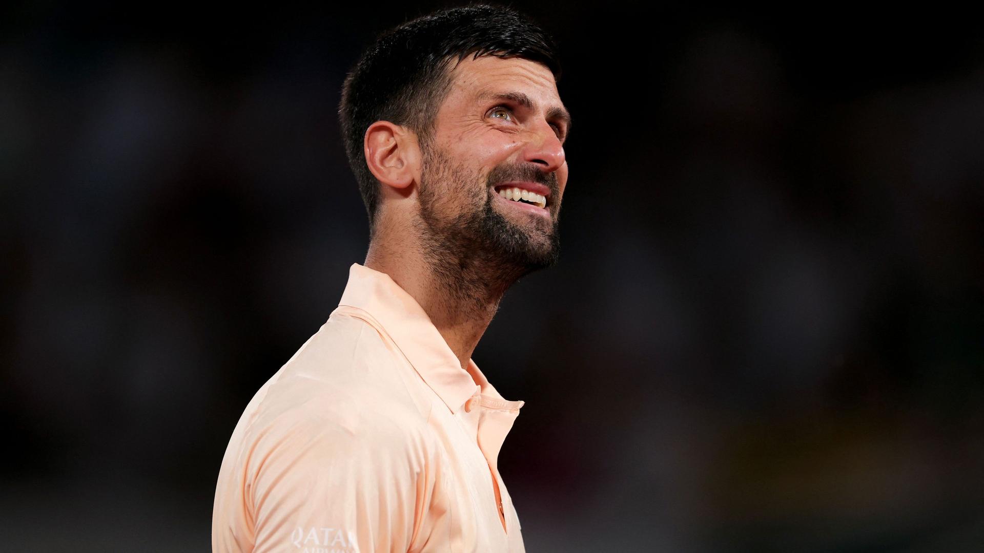 Jetzt live - Djokovic holt Satz drei, Mpetshi Perricard mit Problemen