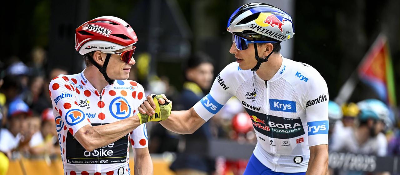 Vingegaard (l.) und Lipowitz bei der Tour de France 2025