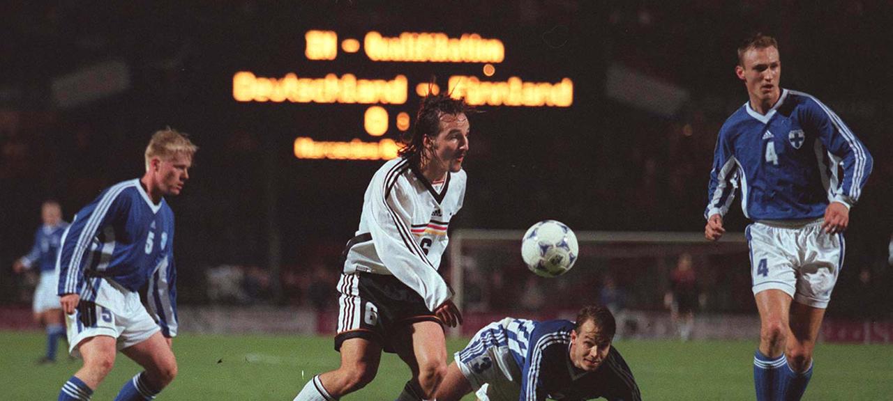 Tor des Monats März 1999, Jens Jeremies | dpa Tor des Monats März 1999, Jens Jeremies