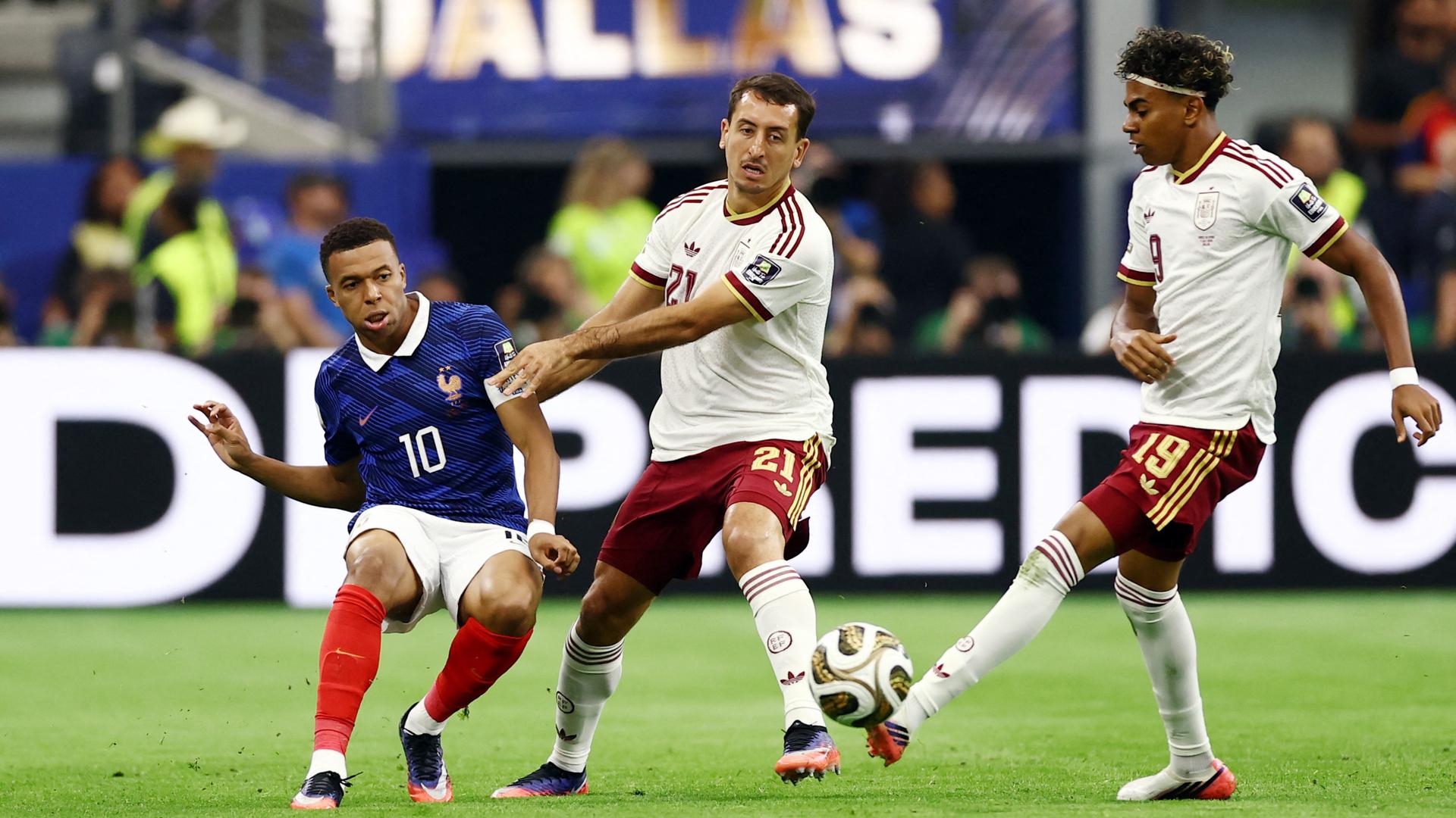 Jetzt live - Oyarzabal bringt Spanien vom Punkt aus in Führung
