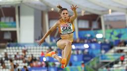 Caroline Joyeux sichert sich den ersten Platz im Dreisprung
