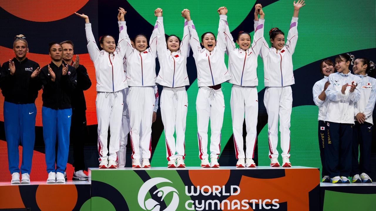 China gewinnt erstmals seit 2006 wieder den Mannschafts-WM-Titel der Turnerinnen