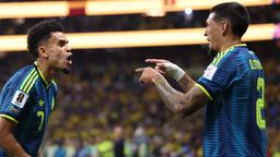 Daniel Munoz jubelt mit Vorlagengeber Luis Diaz