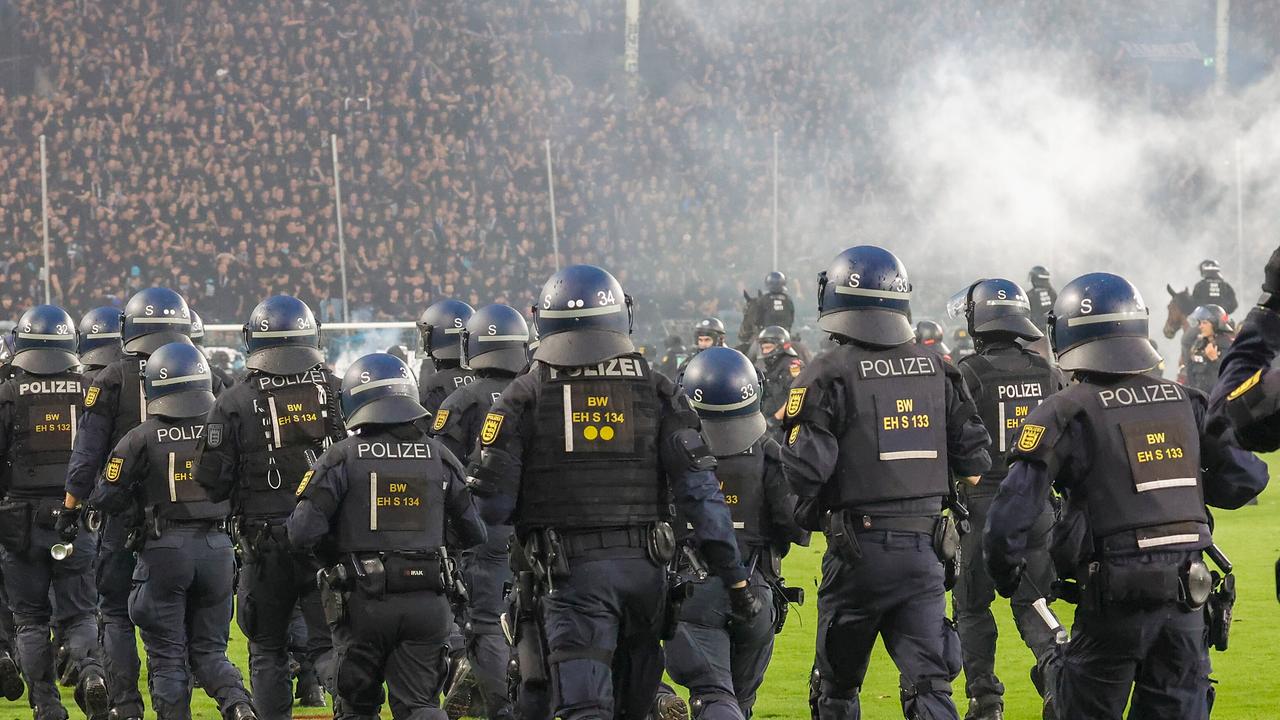 DFB beschließt: Vereine müssen für Polizeieinsätze bei Risikospielen zahlen