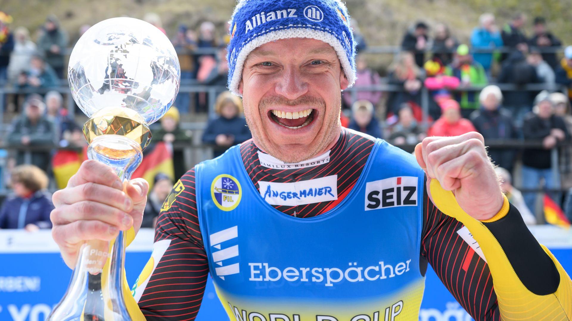 Felix Loch hat zum achten Mal den Gesamtweltcup gewonnen | picture-alliance / dpa