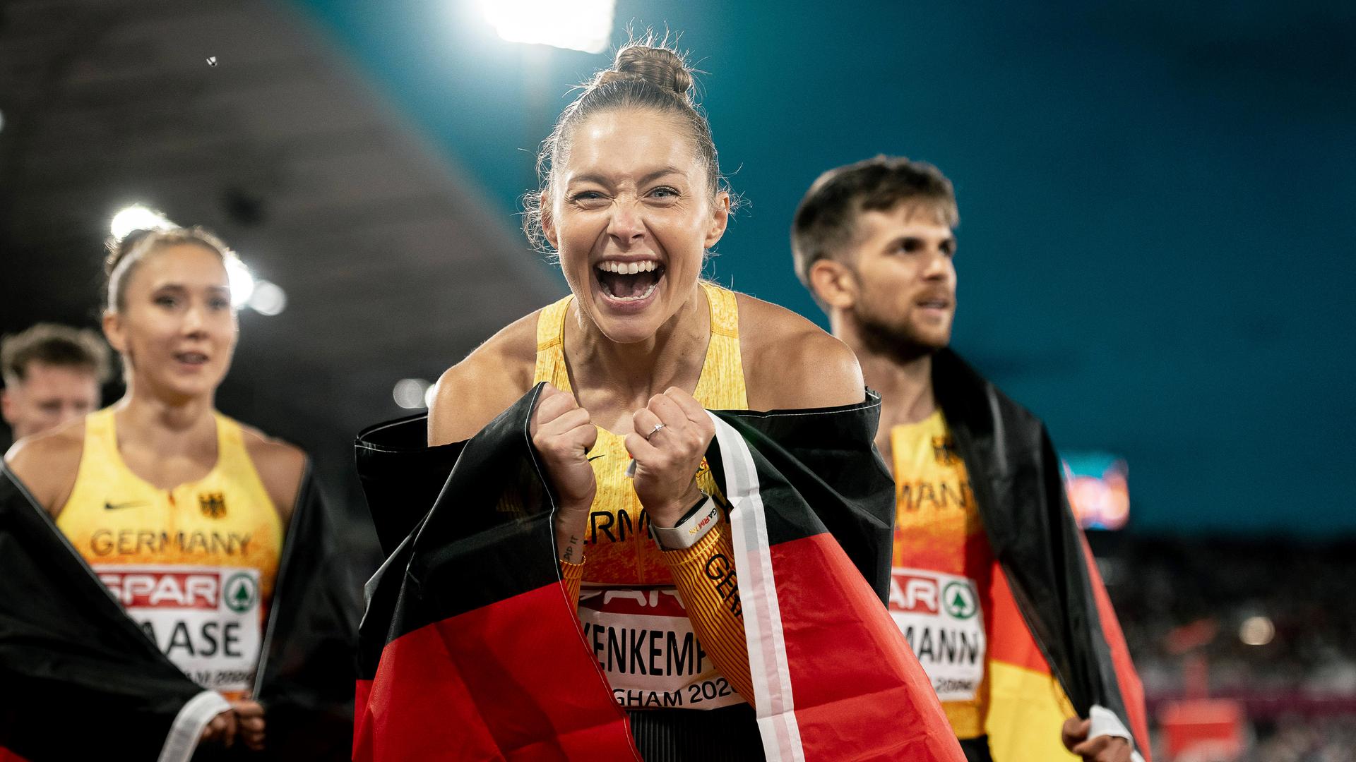 Leichathletik-EM: Gina Lückenkemper holt Silber mit 4x100-Meter-Mixed-Staffel