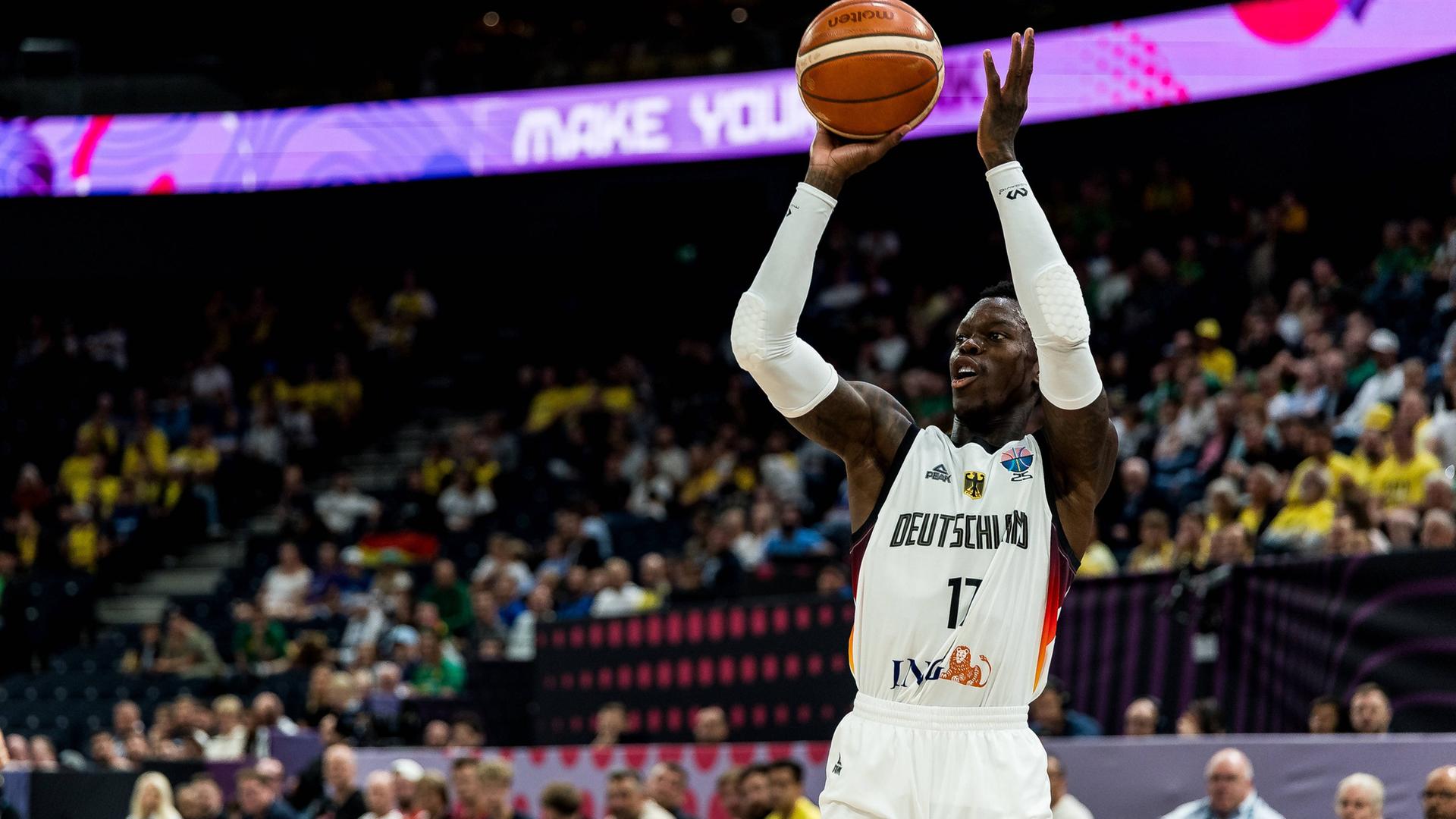 Dennis Schröder bei der Basketball-EM im Spiel gegen Schweden | imago