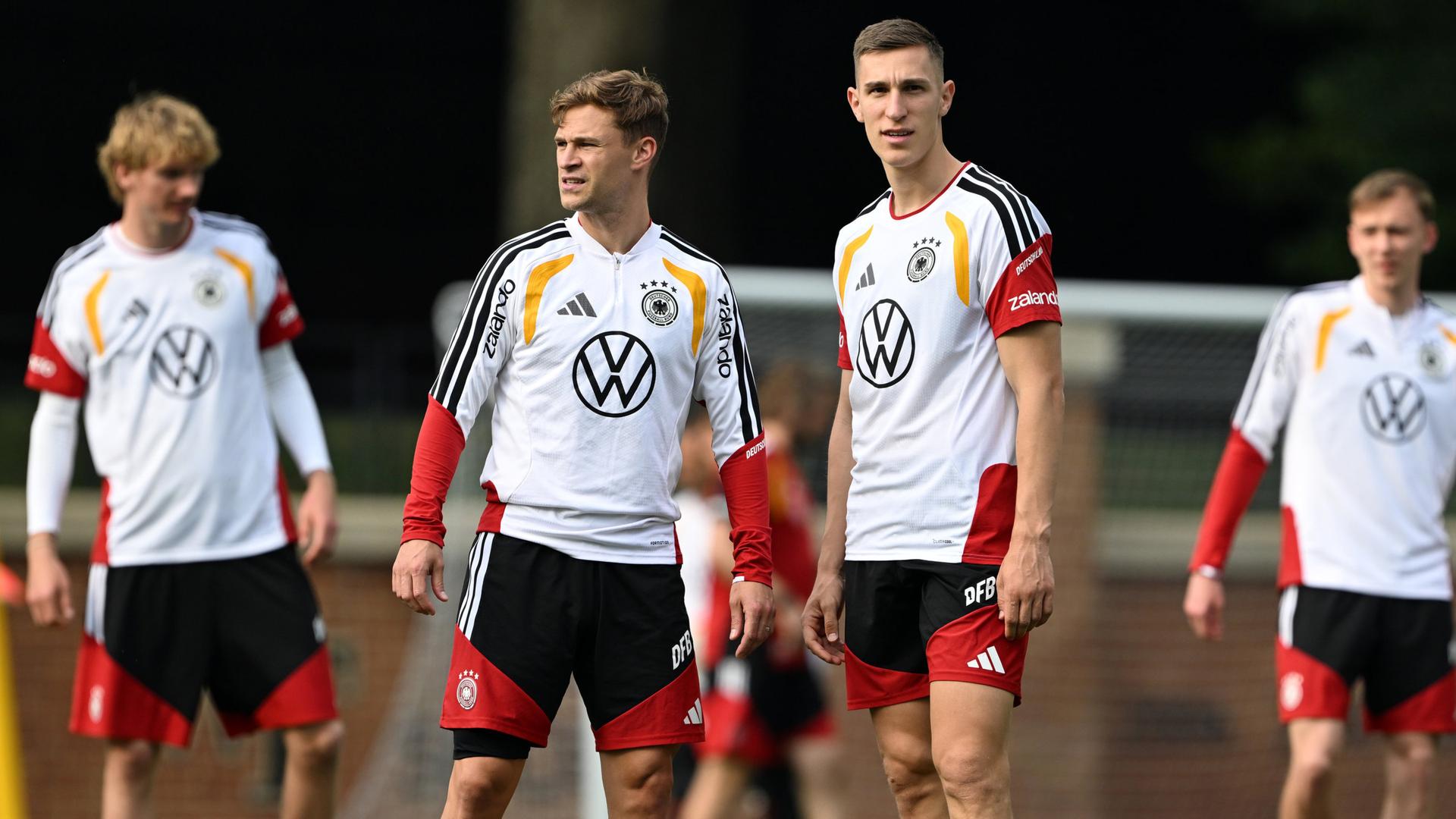 DFB-Blog: Nationalspieler bezahlen Fans Busfahrt z
