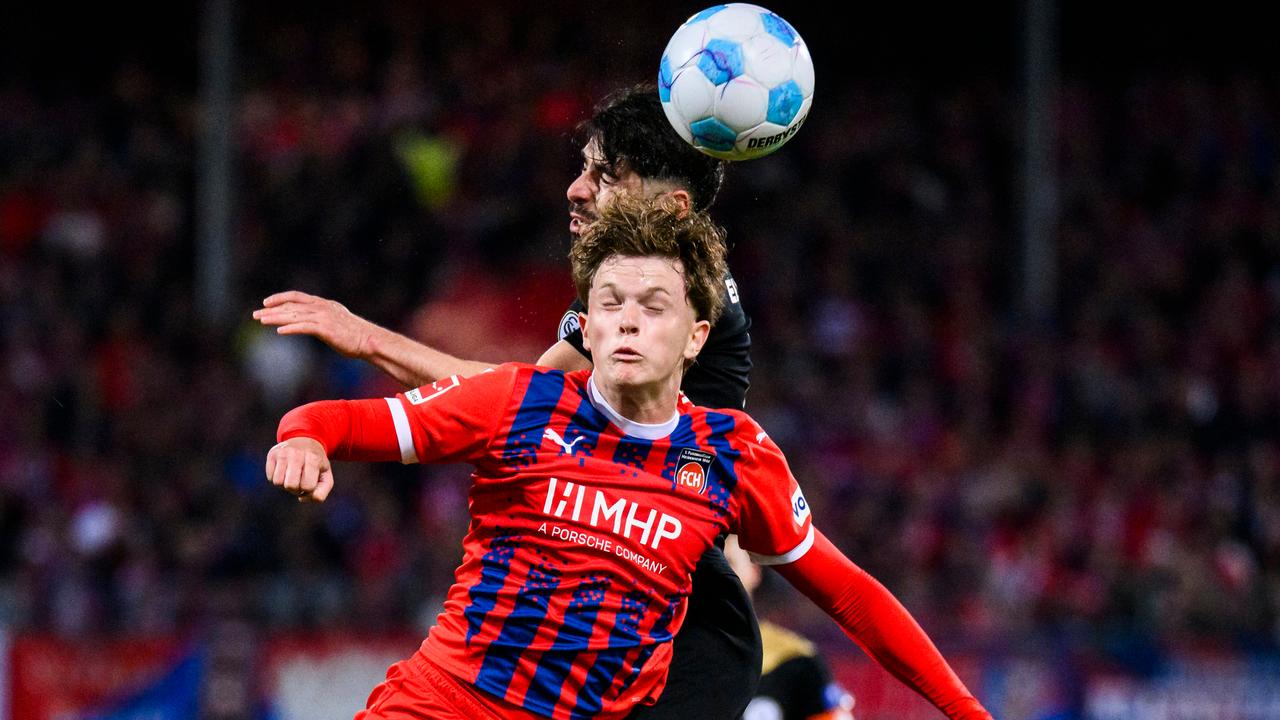 Wanner im Kopfballduell | dpa