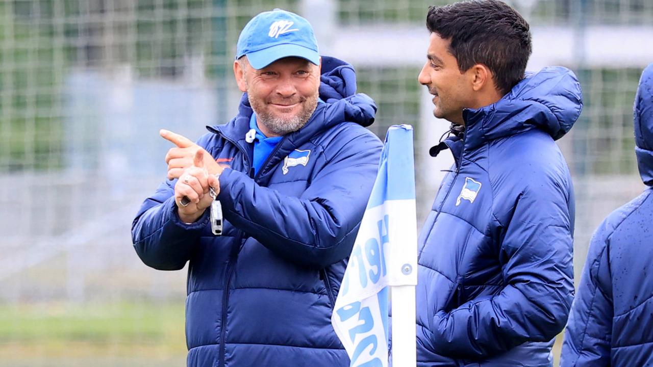 Herthas Trainer Pal Dardai ist bester Laune (imago images/Engler) | imago images/Engler