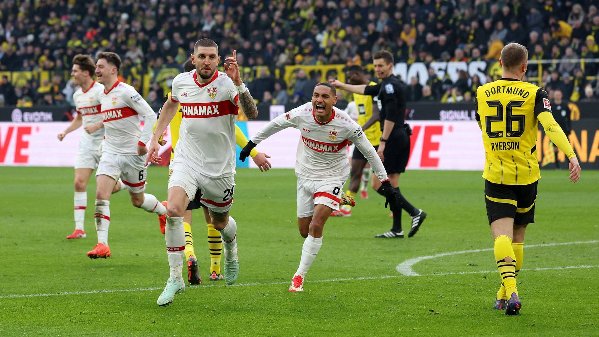 Jeff Chabot hat vergangene Saison für den VfB Stuttgart das 2:0 bei Borussia Dortmund erzielt. | IMAGO, IMAGO / Pressefoto Baumann