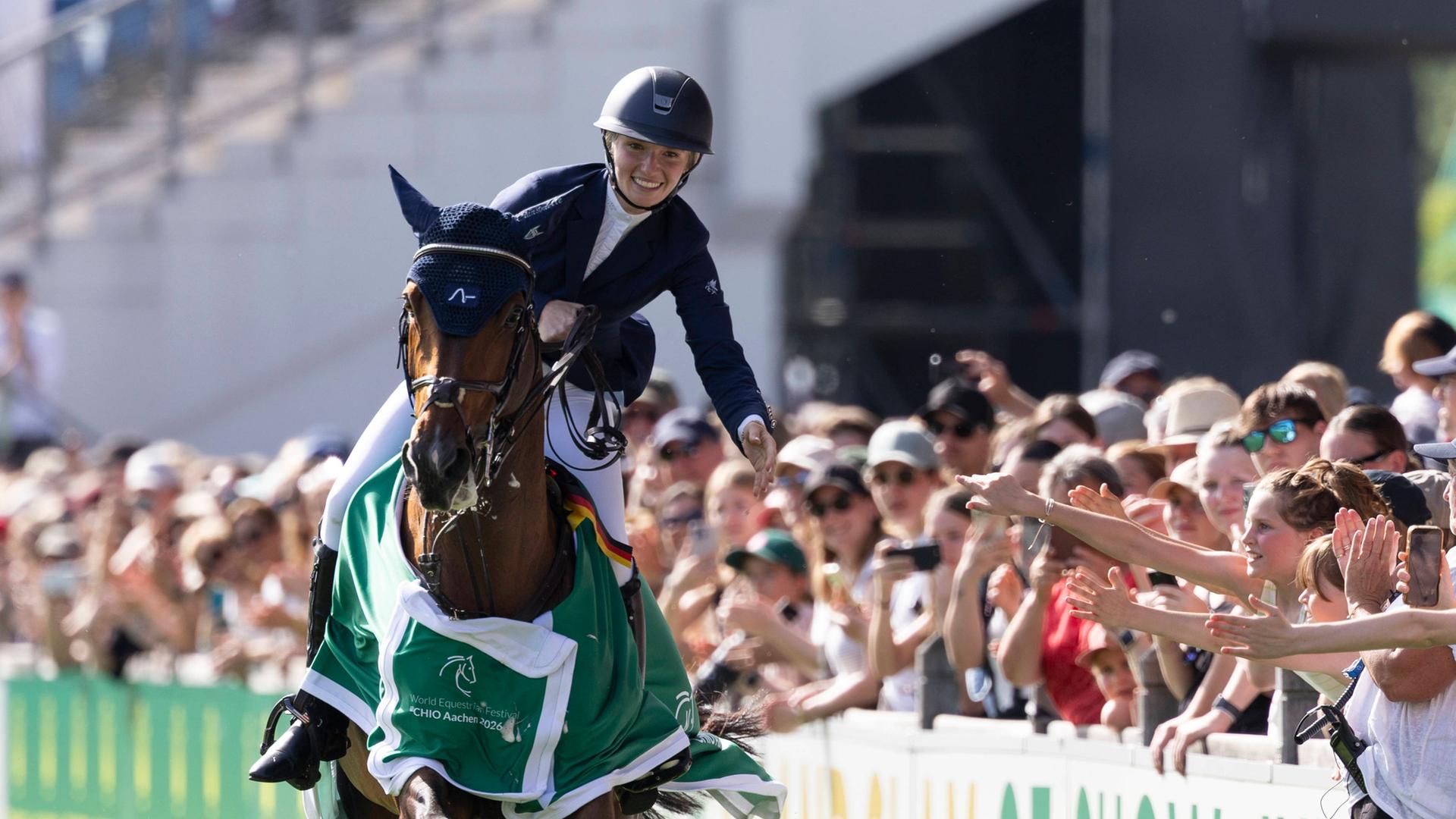 Reitsport in Aachen mit begeisterten Fans | imago/Simon