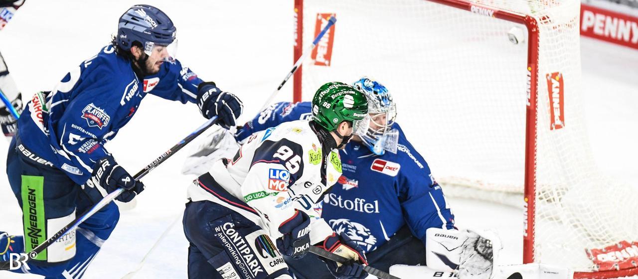 Spielszene Straubing Tigers - Eisbären Berlin