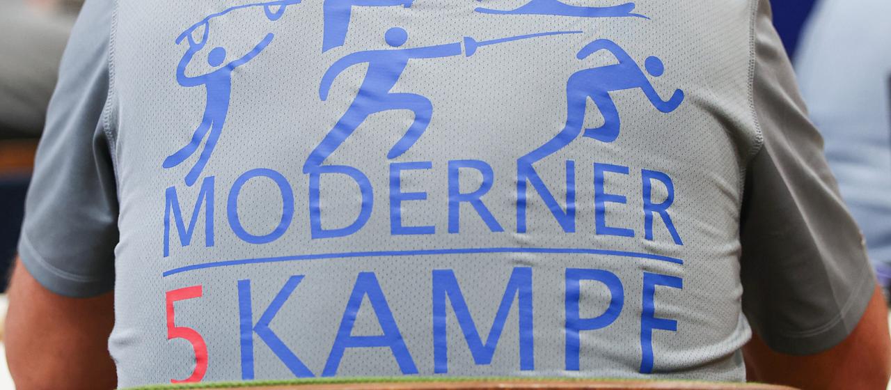 Weste mit Aufschrift "Moderner Fünfkampf"