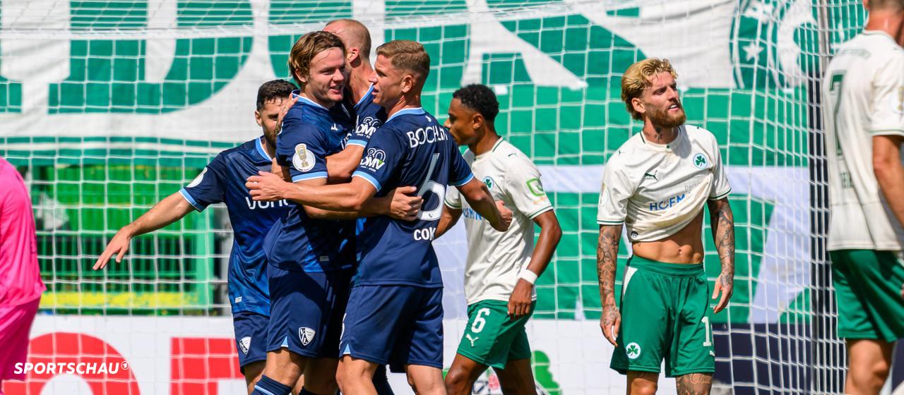 Bochums Christian Rasmussen bejubelt seinen Treffer mit den Mitspielern