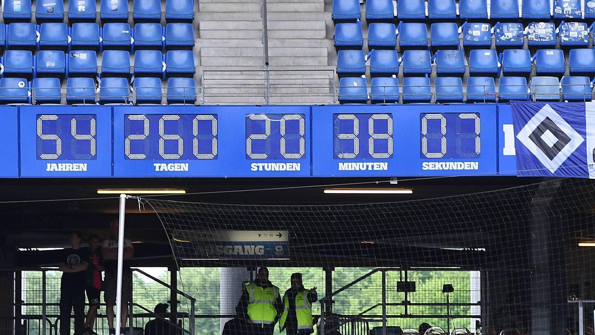 HSV-Stadionuhr  | imago images / Revierfoto
