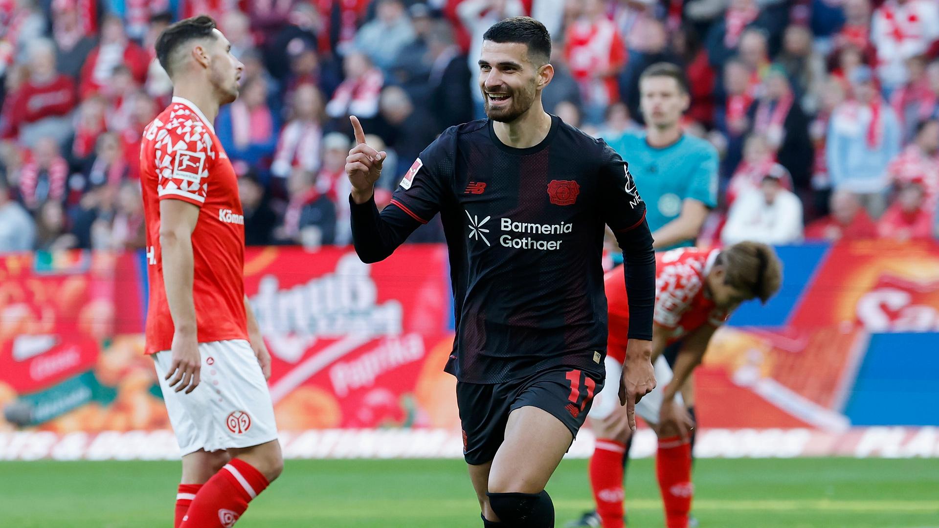 Leverkusens Martin Terrier bejubelt seinen Treffer zum 4:2 gegen Mainz 05 | IMAGO/Jan Huebner