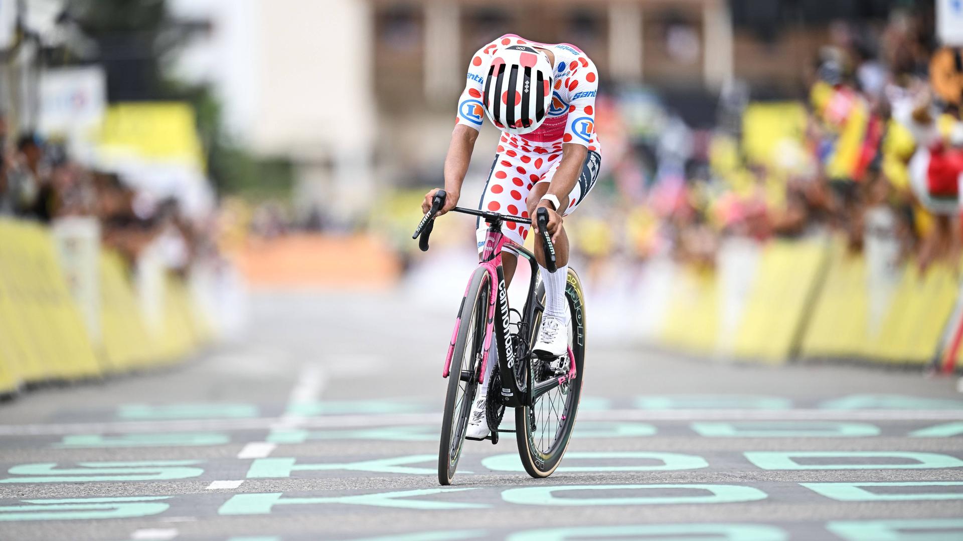 Tour de France: Carapaz gewinnt nach Sturz-Drama die Königsetappe