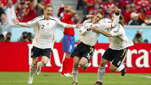 WM 2006: Schweinsteiger, Lahm, Frings jubeln über das 1:0 gegen Costa Rica