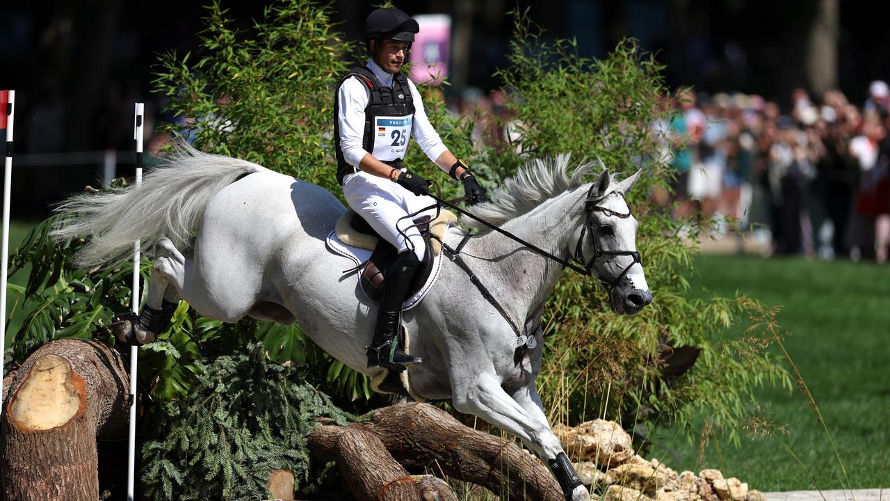 Olympia 2024 in Paris Reiten Vielseitigkeit Der Sturz von Christoph