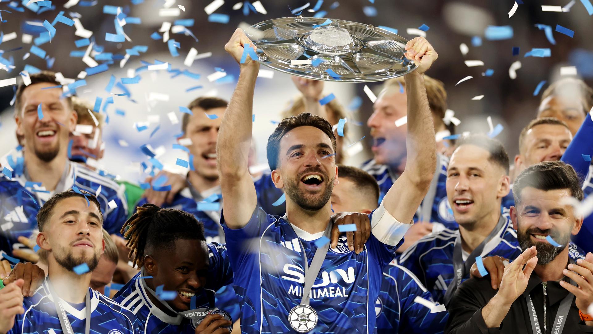 2. Bundesliga: Schalke verabschiedet sich mit Sieg