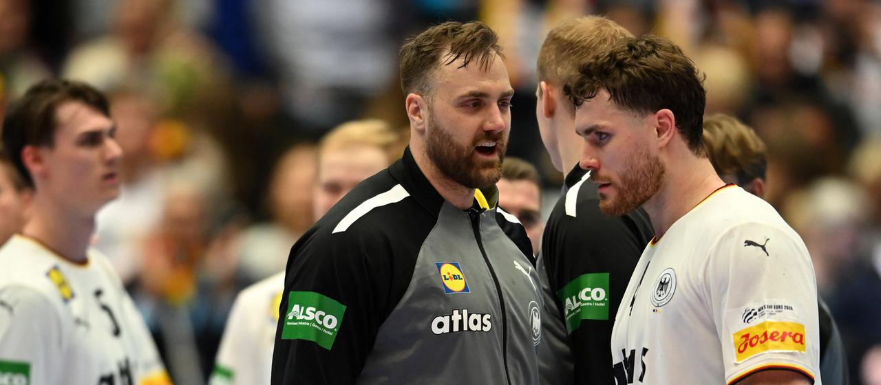 Johannes Golla und Andreas Wolff beim Auftaktspiel der Handball-EM 2026