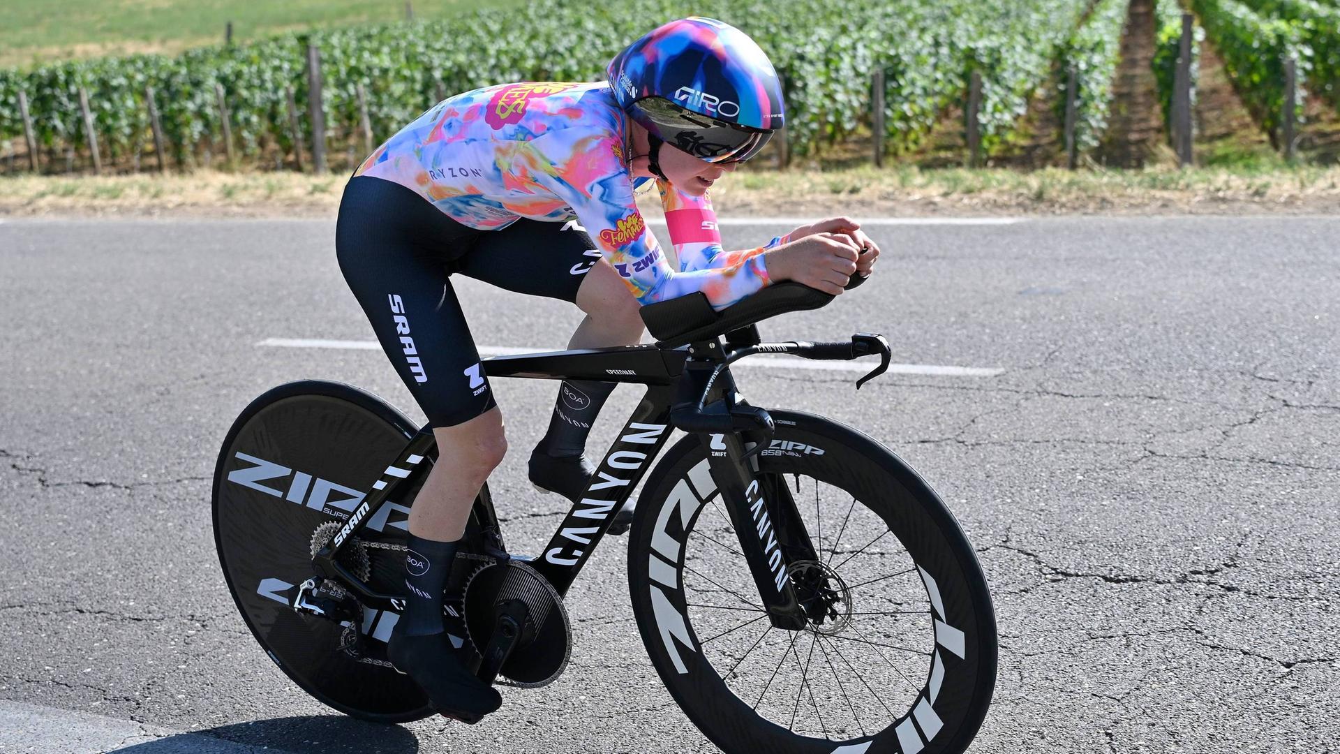 Niedermaier bei der Tour de France Femmes: Das Weiße Trikot als Bonus