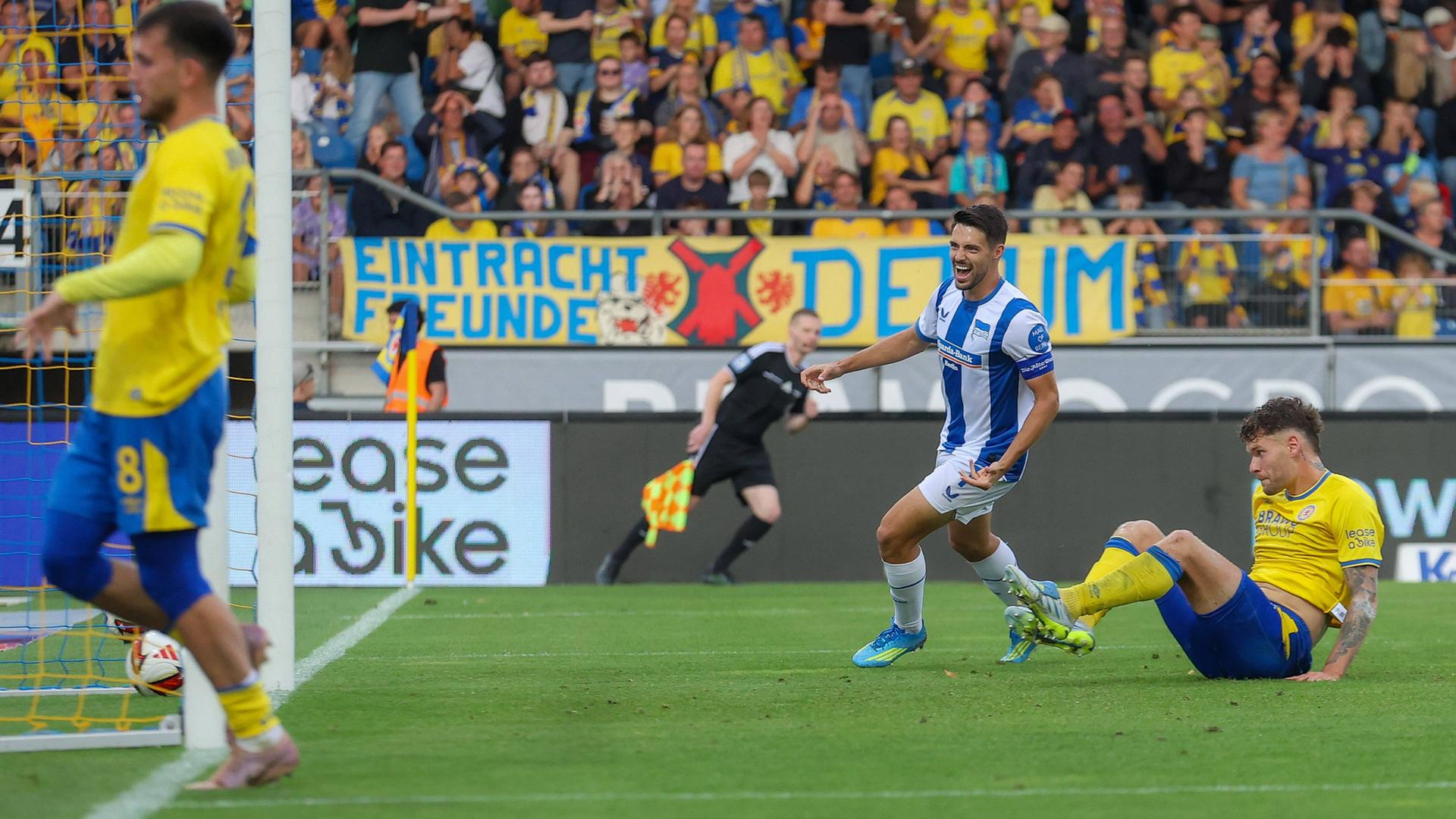 2. Bundesliga: Hertha dreht verrücktes Patzer-Festival gegen Braunschweig