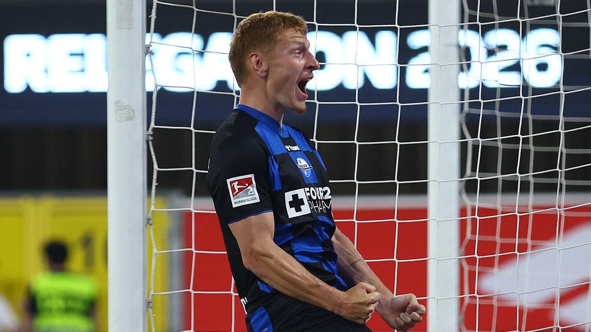 Curda schießt Paderborn in die Bundesliga