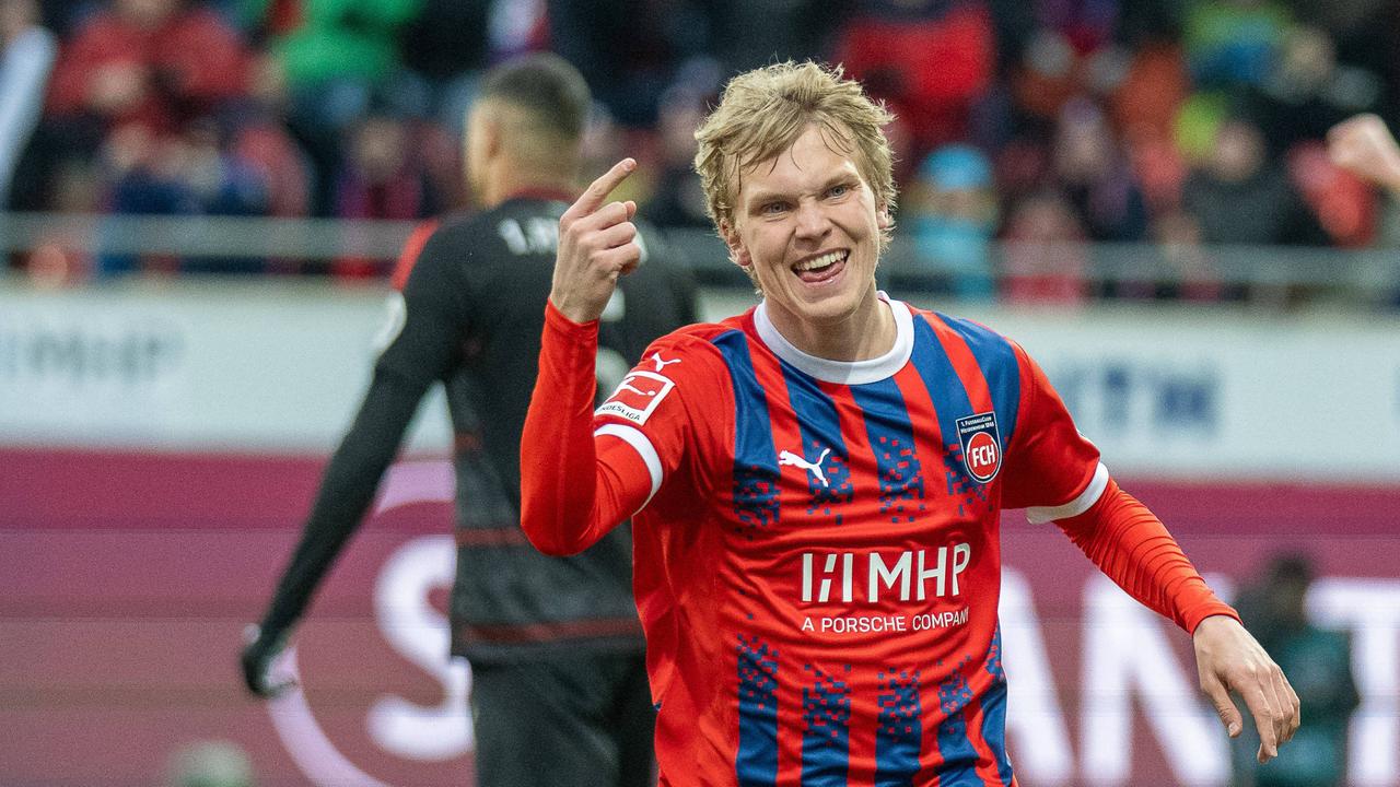 Heidenheims Franz Krätzig bejubelt seinen Treffer | IMAGO/Eibner