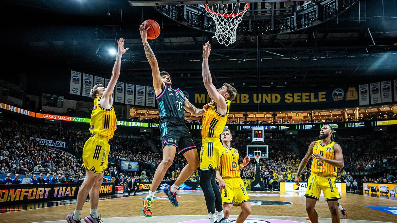 Alba schlägt Bonn und sichert sich das Playoff-Ticket