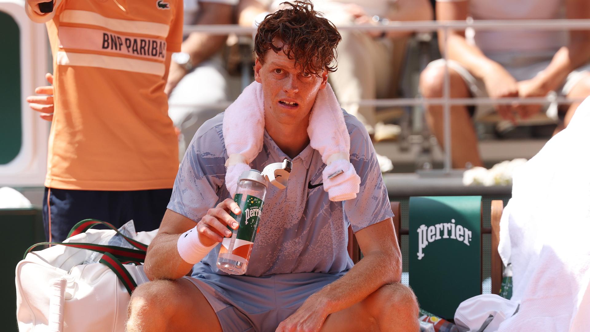 French Open 2026: Zweitrunden-Aus - Drama um Jannik Sinner