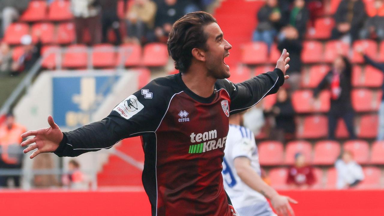 Trotz Roter Karte: FC Ingolstadt knackt Tabellenführer Duisburg
