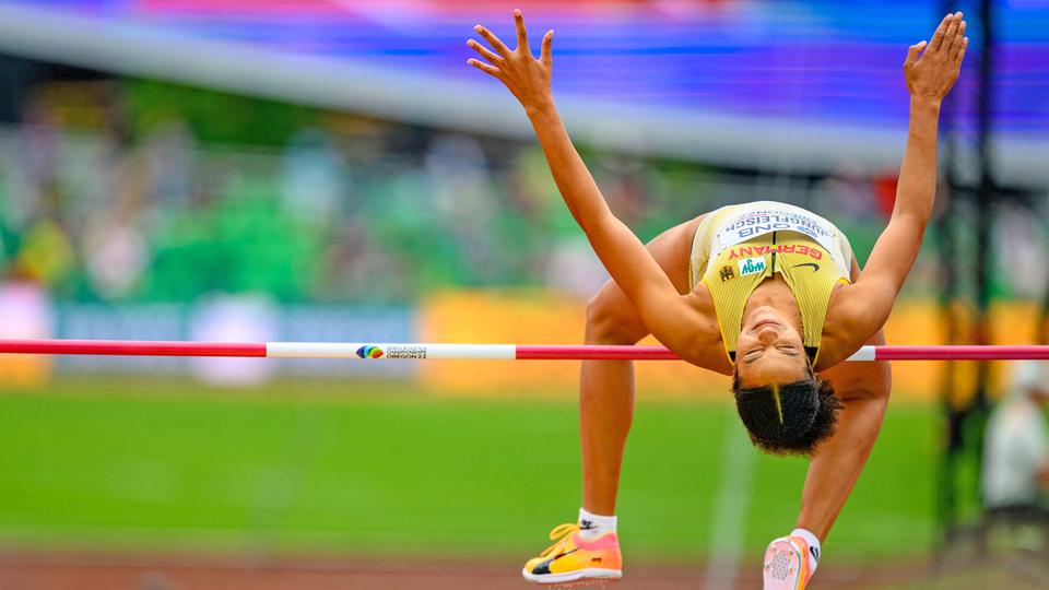 Hochspringerin Marie-Laurence Jungfleisch bei der Leichtathletik WM 2022 in Eugene. | IMAGO/BEAUTIFUL SPORTS/Oliver Kremer Hochspringerin Marie-Laurence Jungfleisch bei der Leichtathletik WM 2022 in Eugene.