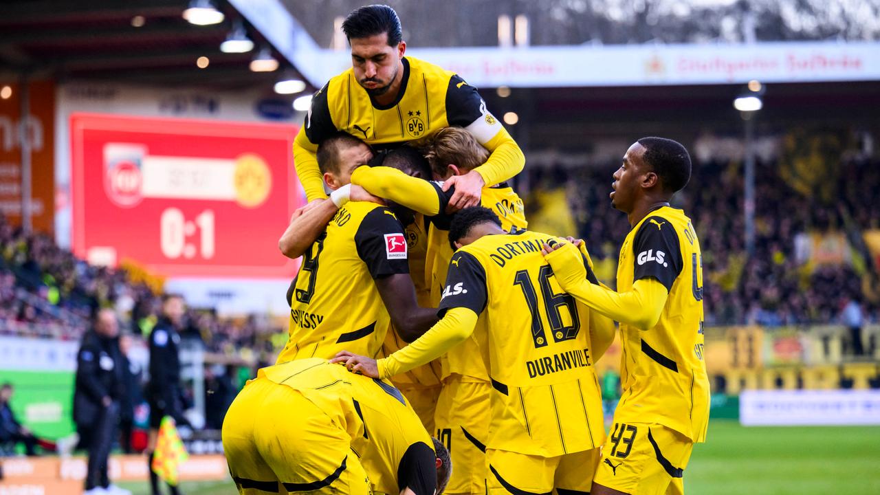 Dortmund bejubelt ein Tor gegen heidenheim | dpa