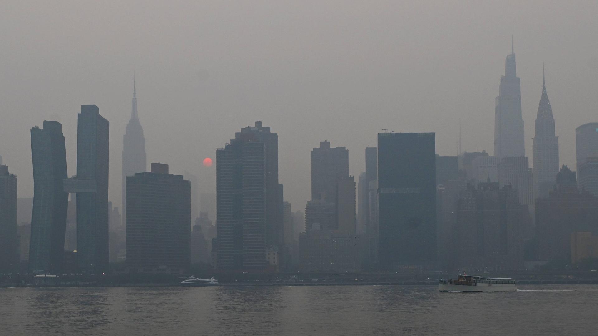 WM-News: Rauchwarnung und Hitzewelle in New York