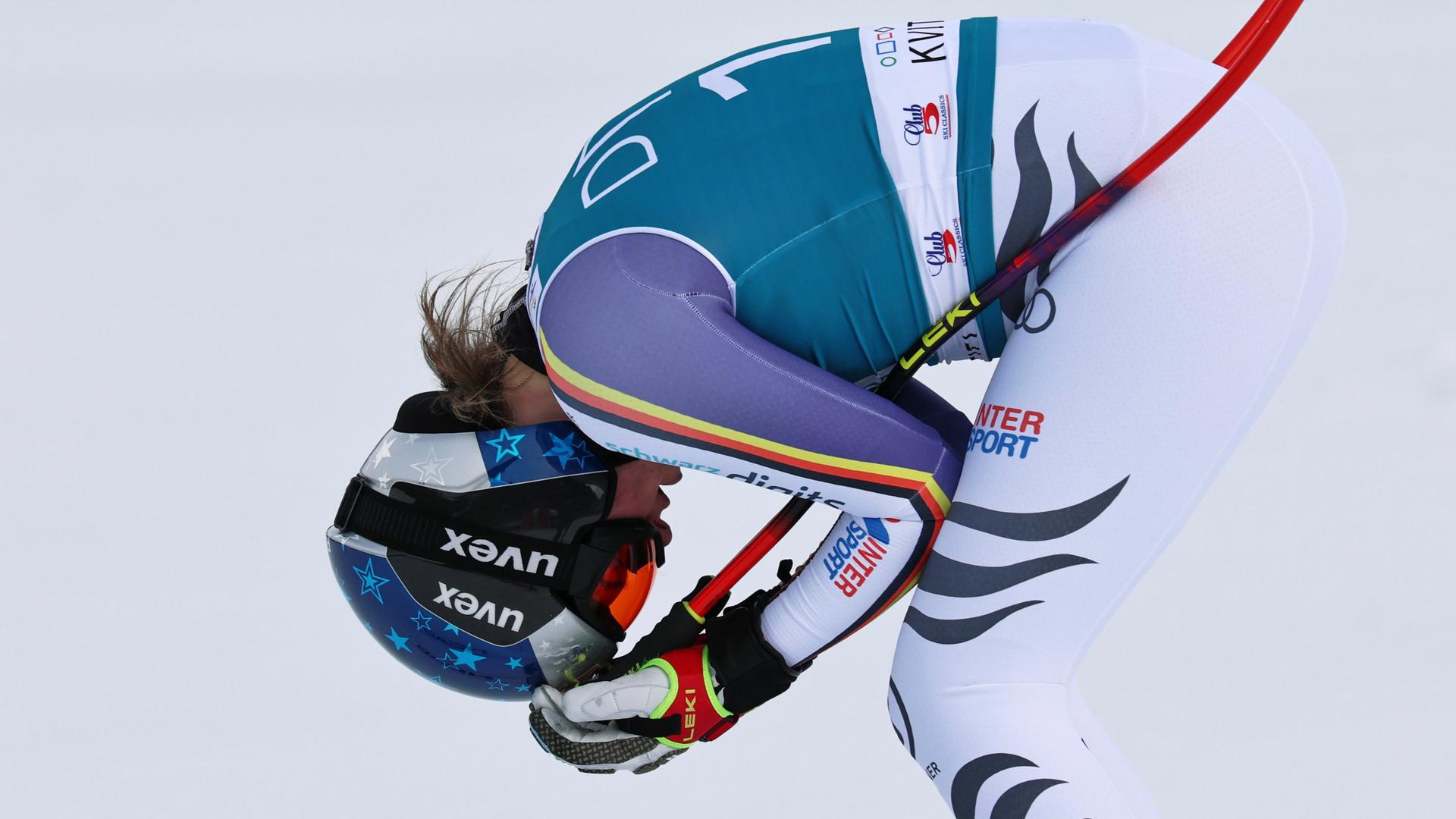 Emma Aicher im Ziel der Abfahrt in Kvitfjell | AP