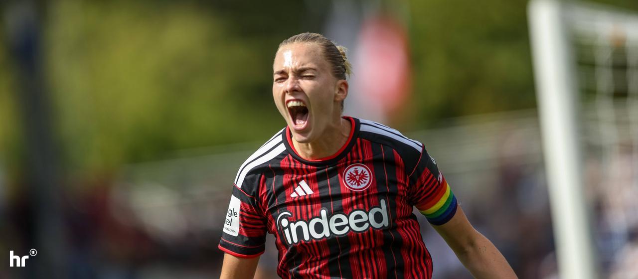 Laura Freigang schreit ihre Freude nach dem 1:0 heraus.