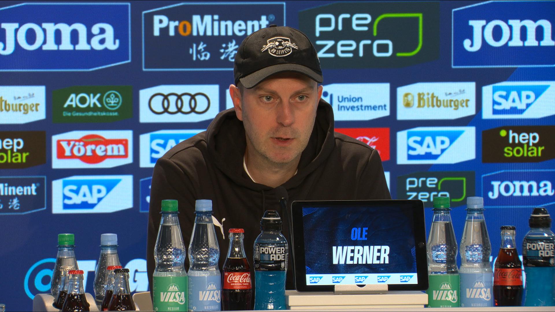 Ole Werner auf der Pressekonferenz  | sportschau