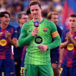 Marc-Andre ter Stegen hält vor dem Spiel gegen Como eine Rede