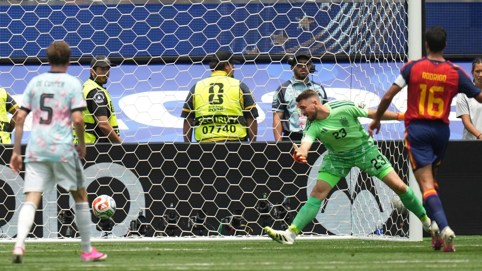 WM-News: WM-Rekordserie von Spaniens Keeper Unai Simón reißt