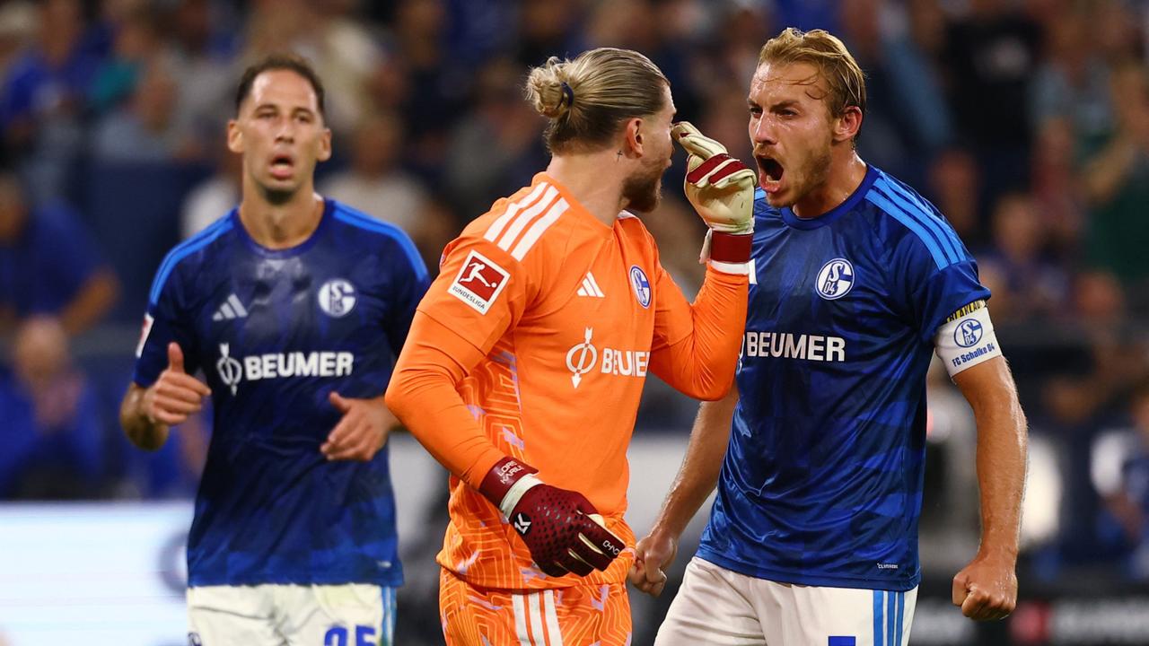 Schalke 04 Holds FC Bayern to 0-0 Draw in Bundesliga Top Game