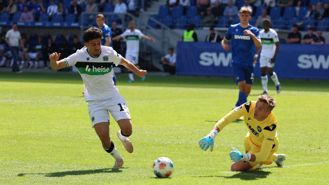 Drei Punkte in Karlruhe lassen Hannover weiter hoffen