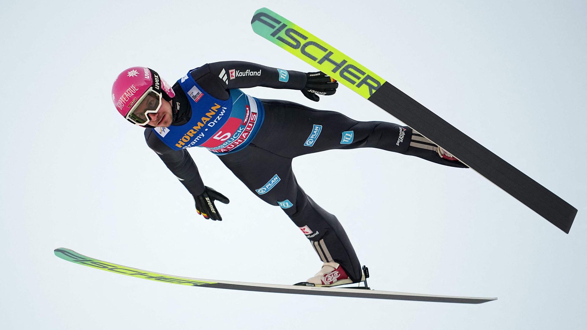 Felix Hoffmann in der Luft | AFP