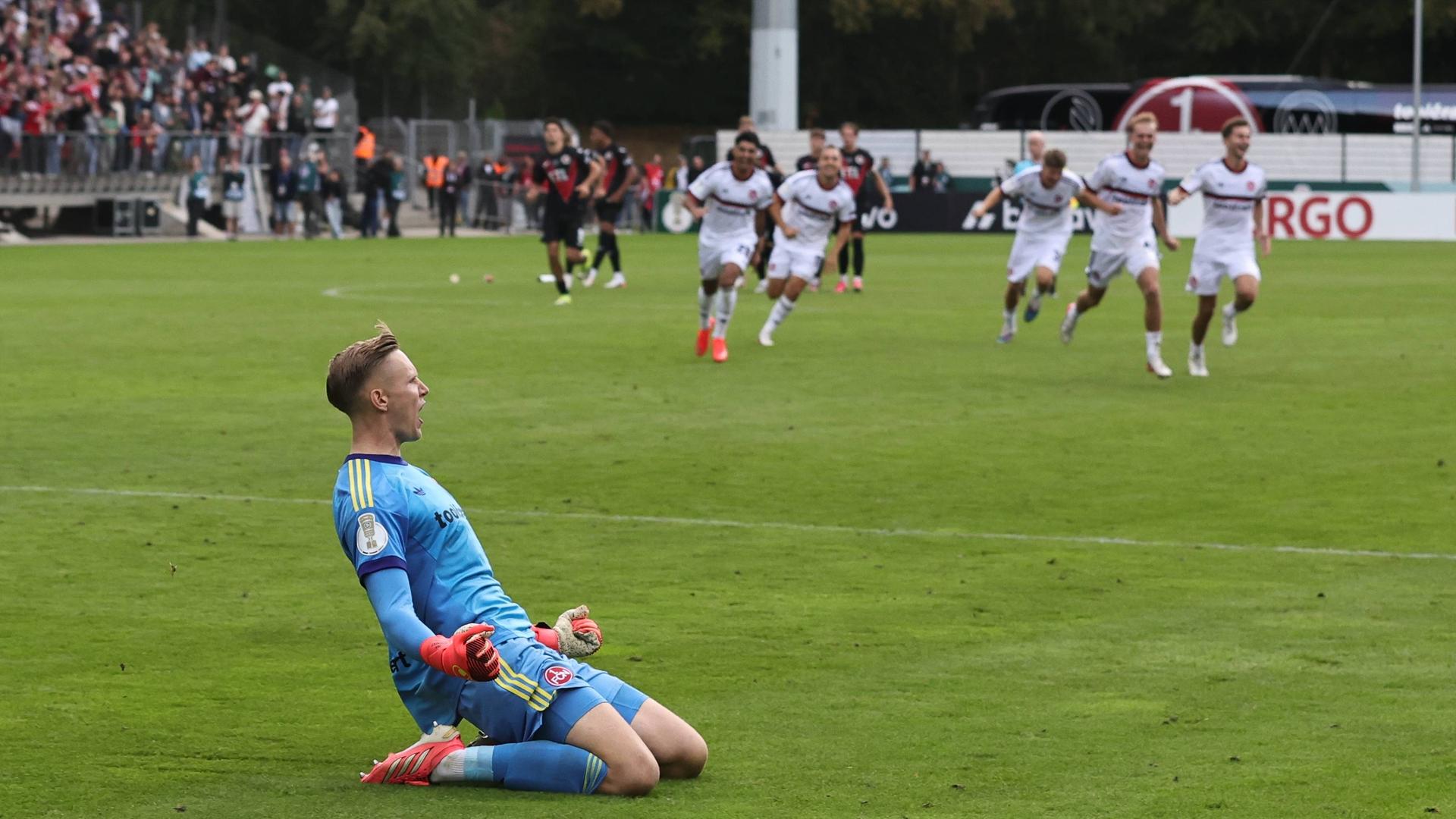 Nürnberg gewinnt in Köln im Elfmeterschießen